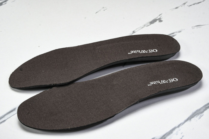 C/O​ SNEAKERS CO-020