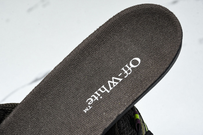 C/O​ SNEAKERS CO-020