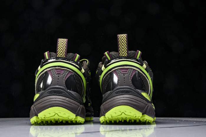 C/O​ SNEAKERS CO-020