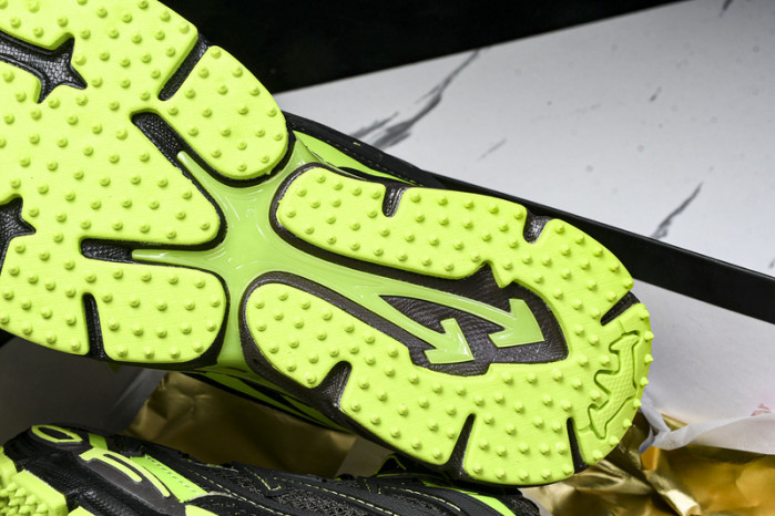 C/O​ SNEAKERS CO-020