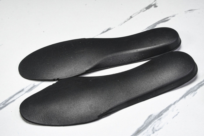 C/O​ SNEAKERS CO-020