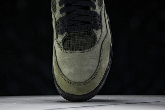 UNDEFEATED x Air Jordan 4 OG IB1519-200