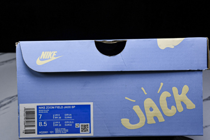 Travis Scott x Nike Zoom HQ3061-101