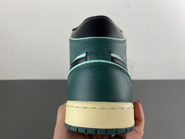 air jordan 1 mid  "legend pink"  fq7818-100