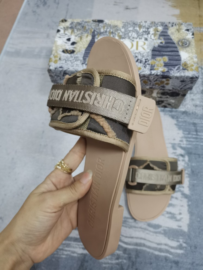 DIOR SLIDES DS-038