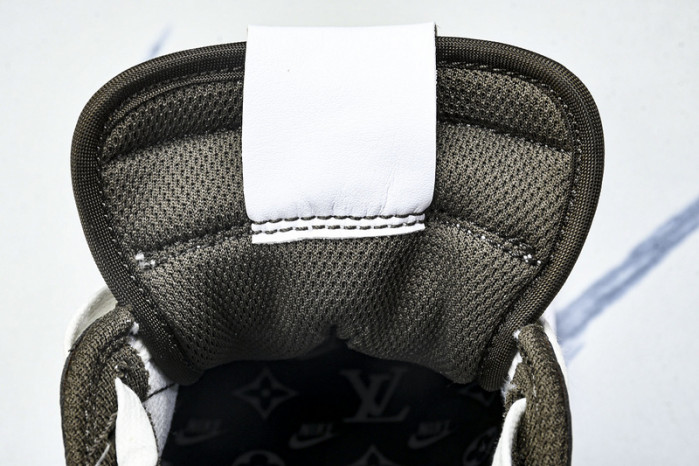 Travis Scott x Jordan Air Jordan 1 Low DL2403-002