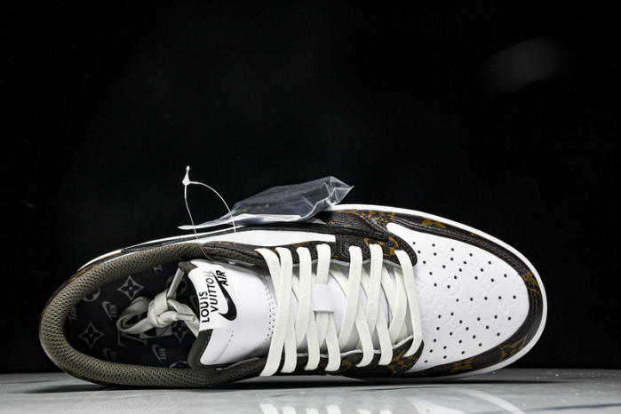 Travis Scott x Jordan Air Jordan 1 Low DL2403-002