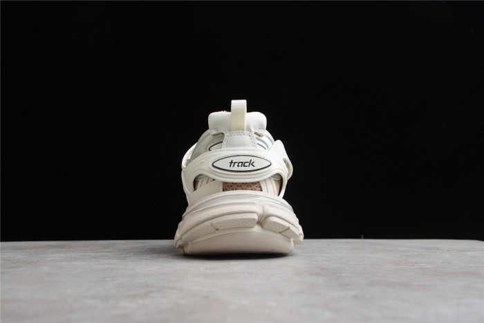 Ba*len*cia*ga track trainer