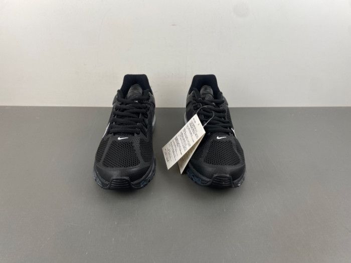 The Nike Air Max 2013 554886-108