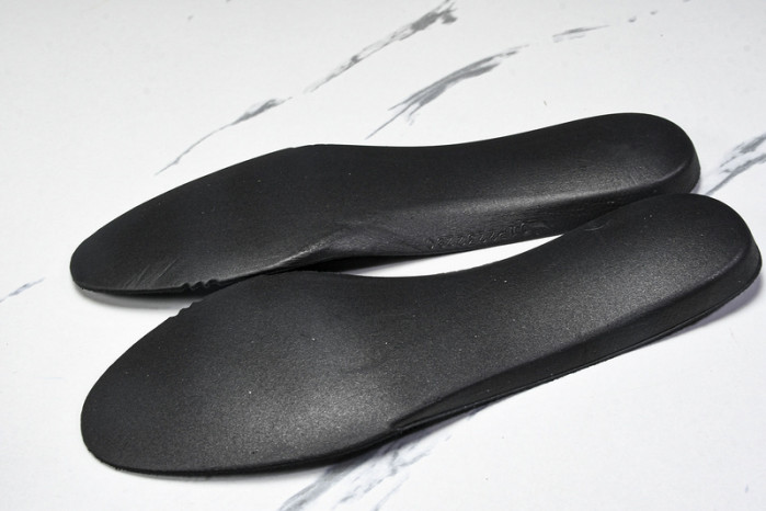 C/O​ SNEAKERS CO-027