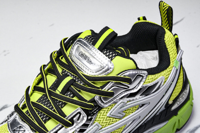 C/O​ SNEAKERS CO-027