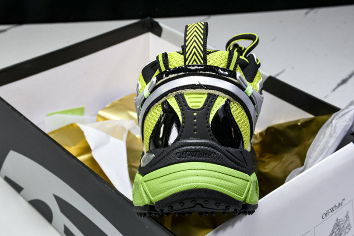 C/O​ SNEAKERS CO-027