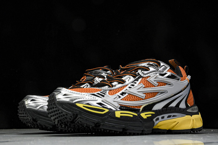 C/O​ SNEAKERS CO-026