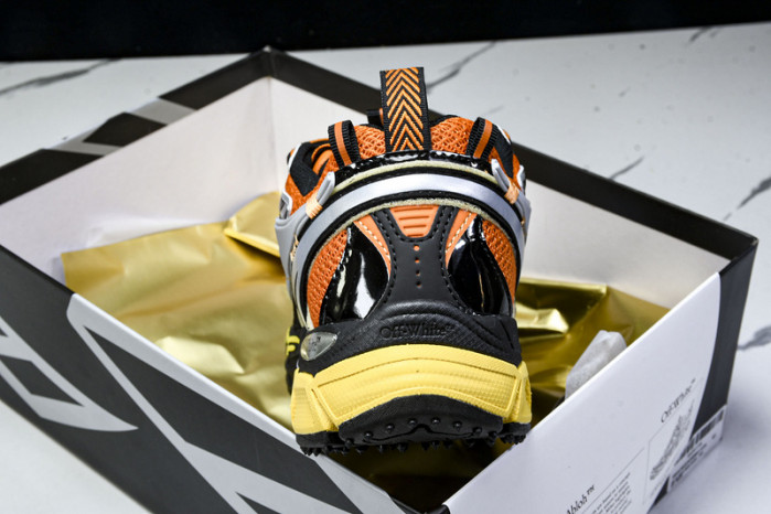 C/O​ SNEAKERS CO-026