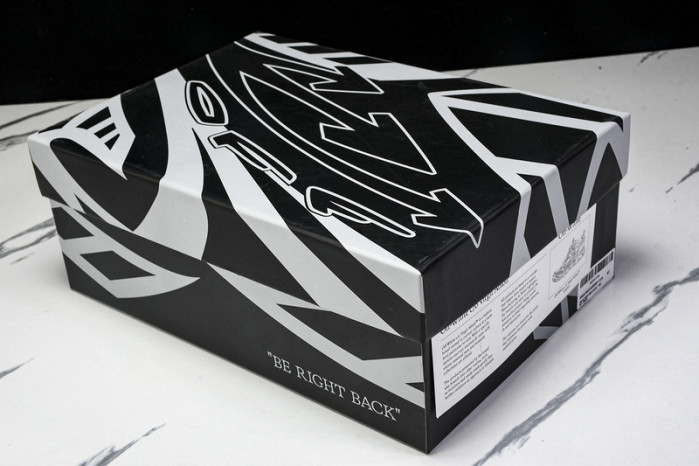 C/O​ SNEAKERS CO-026