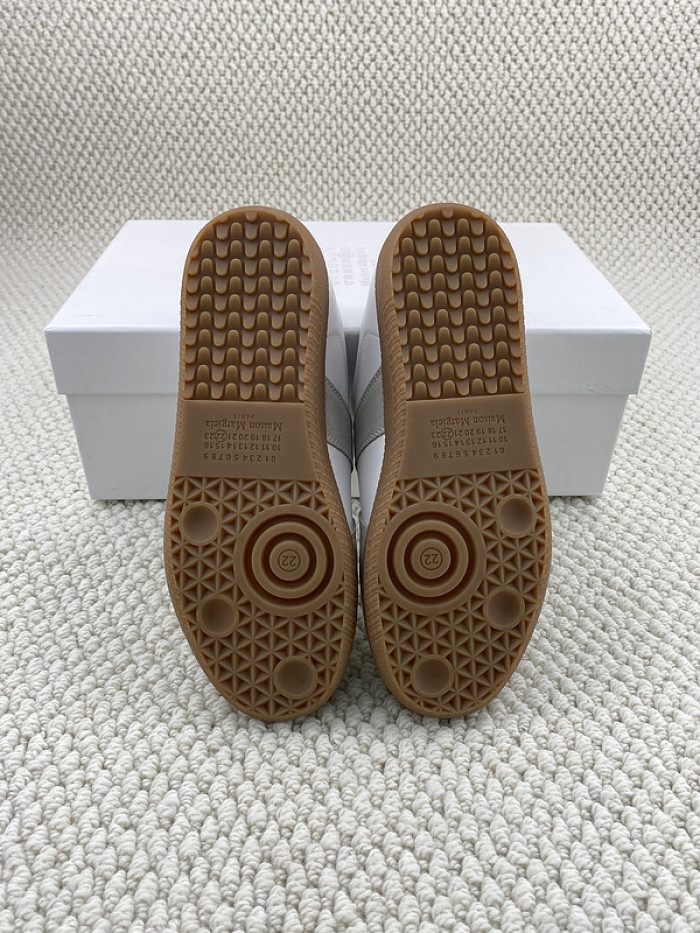 ma*iso*n mar*giela  mama-011