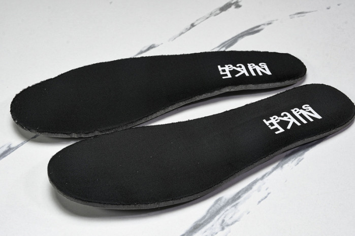 Sacai x Nike Zegamadome HQ8618-003