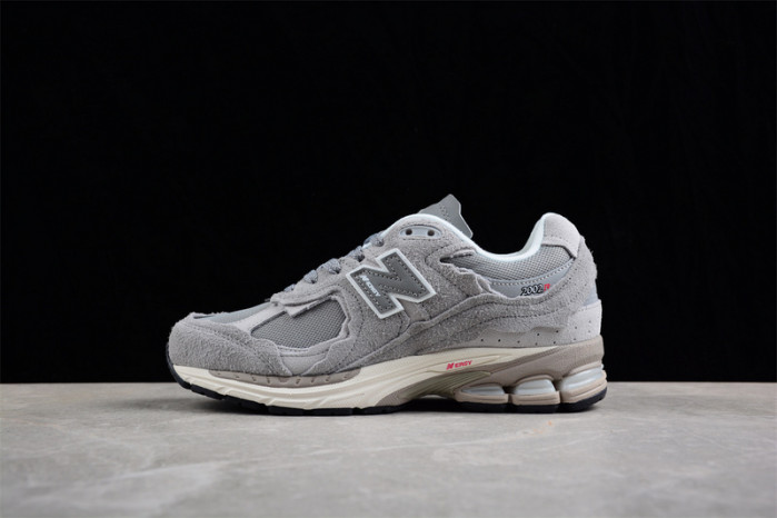 new balance nb-082