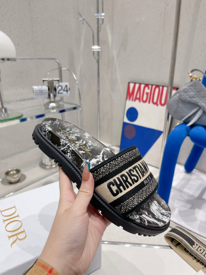 DIOR SLIDES DS-016