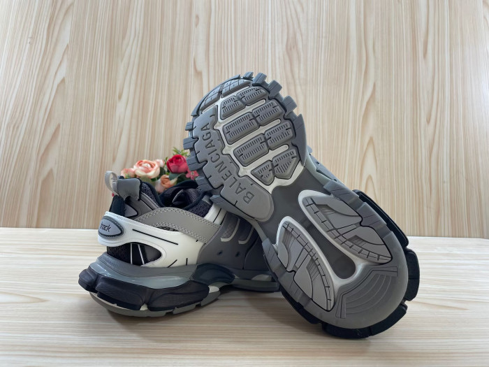 Ba*len*cia*ga track trainer  btt-062