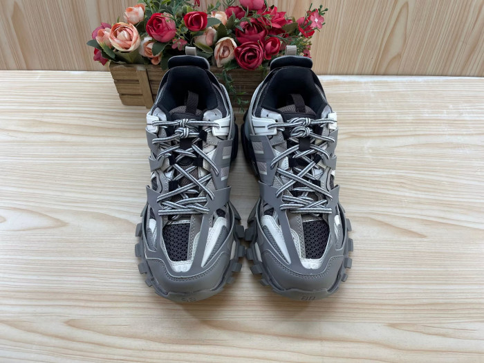 Ba*len*cia*ga track trainer  btt-062