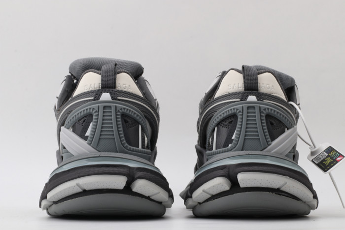 Ba*len*cia*ga track trainer