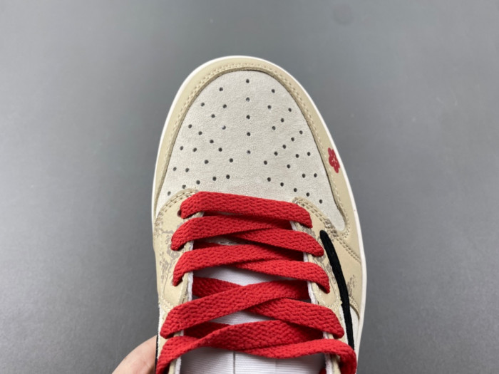 Travis Scott x Fragment Design x Air Jordan 1 Low DM7866-077