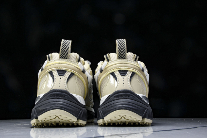 C/O​ SNEAKERS CO-029