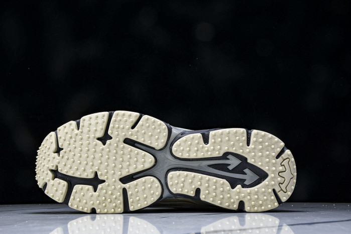 C/O​ SNEAKERS CO-029