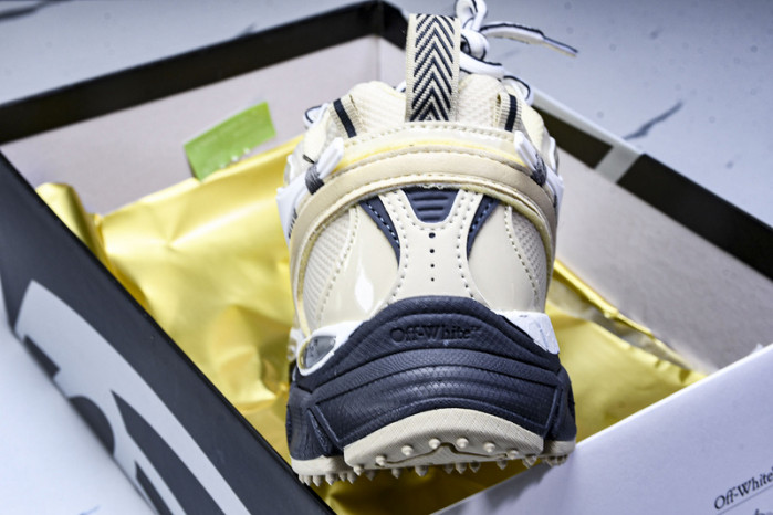 C/O​ SNEAKERS CO-029