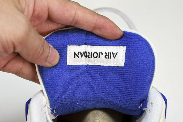 Nike SB x Jordan Air Jordan 4 "Sapphire" DR5415-102