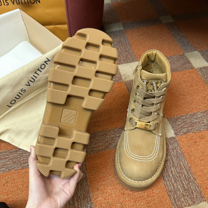 L**V**T* BOOTS LVTBS-004