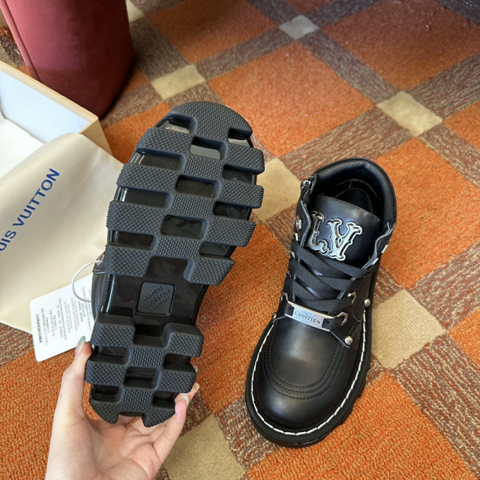 L**V**T* BOOTS LVTBS-016