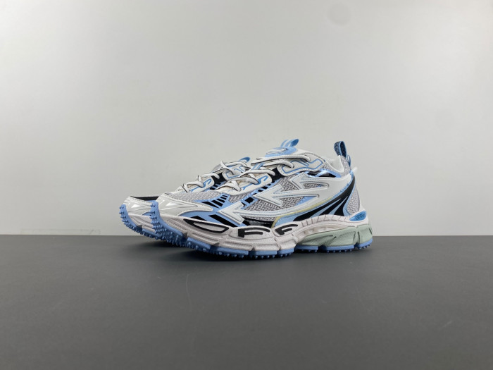 C/O​ SNEAKERS COS-012