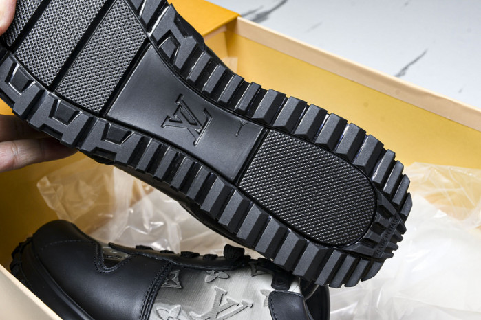 LOU VUIT RUN AWAY LVRA-009