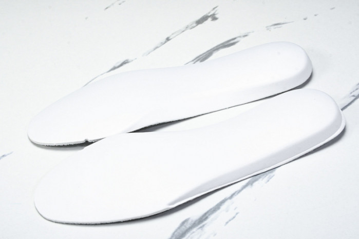 C/O​ SNEAKERS CO-022