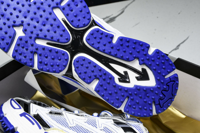 C/O​ SNEAKERS CO-022