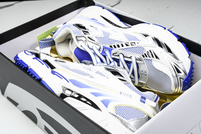 C/O​ SNEAKERS CO-022