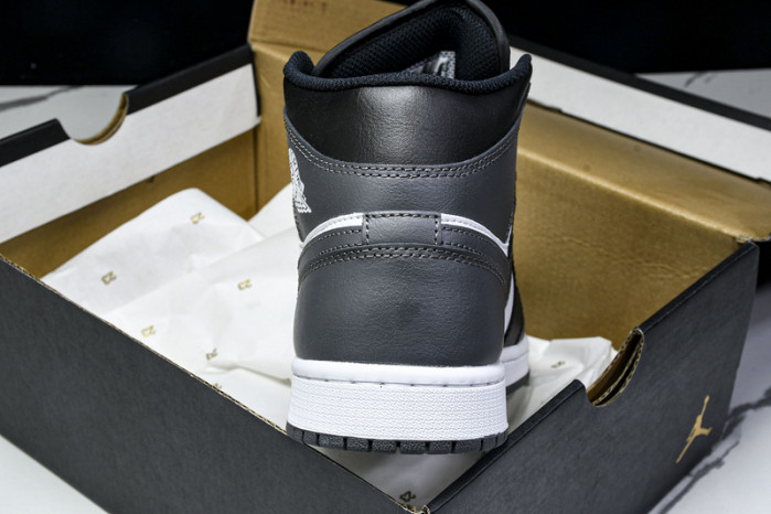 Jordan 1 Mid DQ8426-001