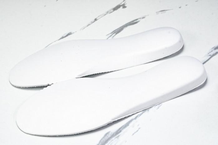 C/O​ SNEAKERS CO-023