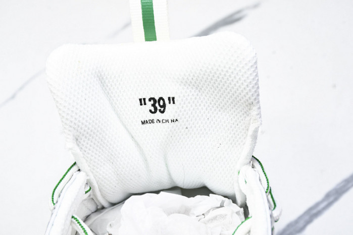 C/O​ SNEAKERS CO-023