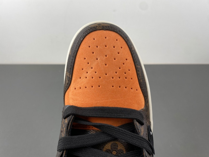 Air Jordan 1 High & LV 554724-555