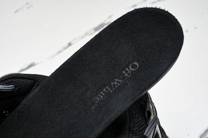 C/O​ SNEAKERS CO-012