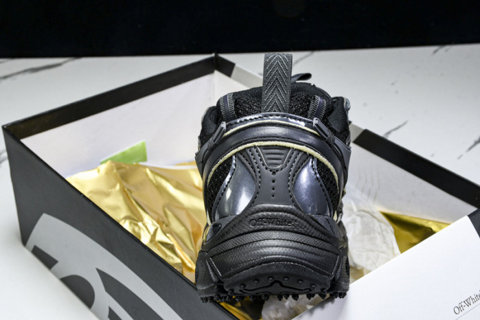 C/O​ SNEAKERS CO-012