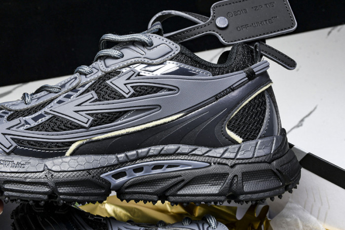 C/O​ SNEAKERS CO-012