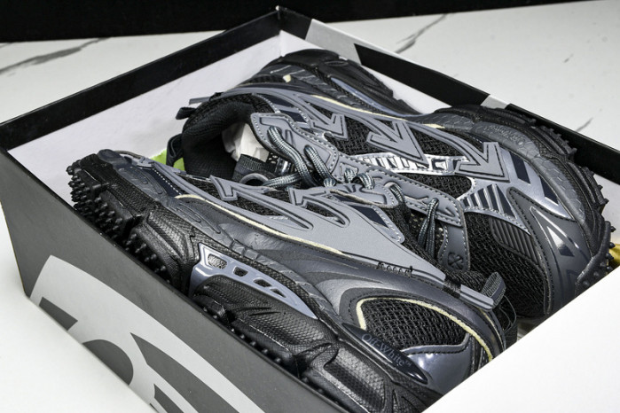 C/O​ SNEAKERS CO-012