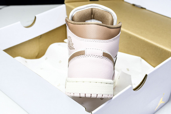 Air Jordan 1 Mid BQ6472-620