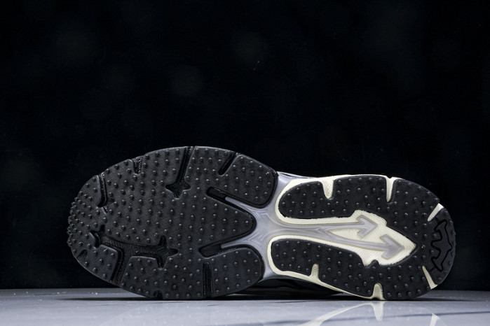 C/O​ SNEAKERS CO-019