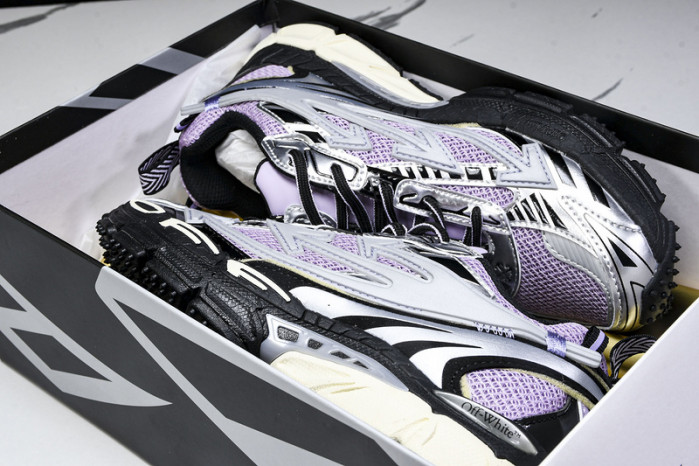 C/O​ SNEAKERS CO-019