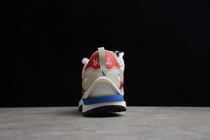 nike vaporwaffle sacai sport fuchsia game royal cv1363-100